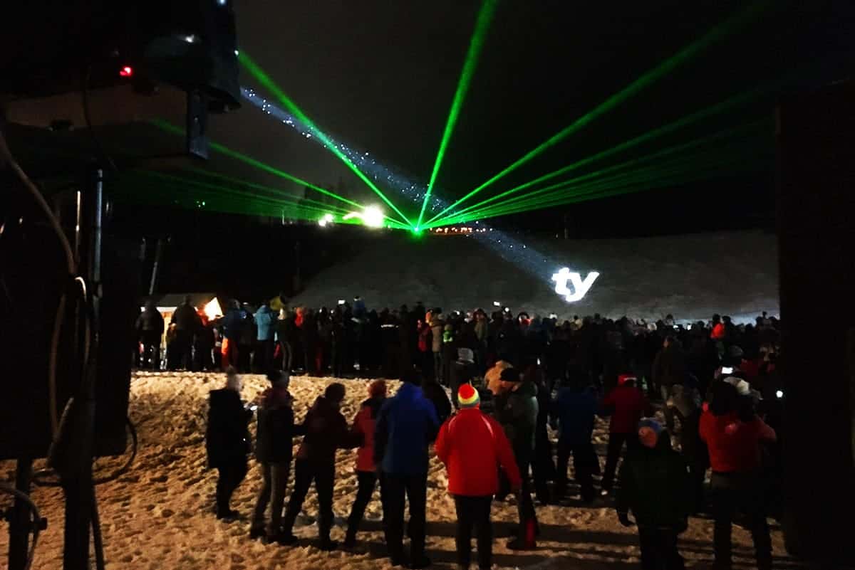 Lasershow bei der Innernachtsparty in der Skiarena Eibenstock ©WR